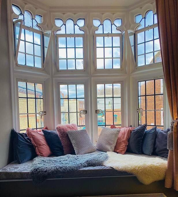 The Most Central Apartment In Canterbury Stunning Interiors, Fully Equipped, City Views And Free Wifi! מראה חיצוני תמונה