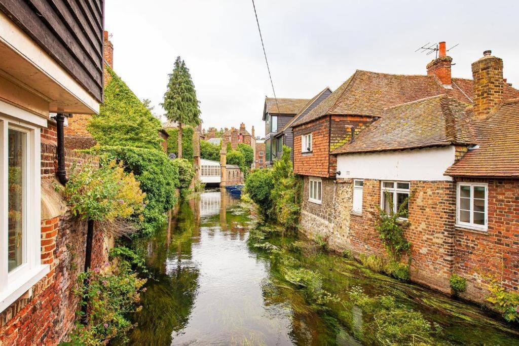 The Most Central Apartment In Canterbury Stunning Interiors, Fully Equipped, City Views And Free Wifi! מראה חיצוני תמונה