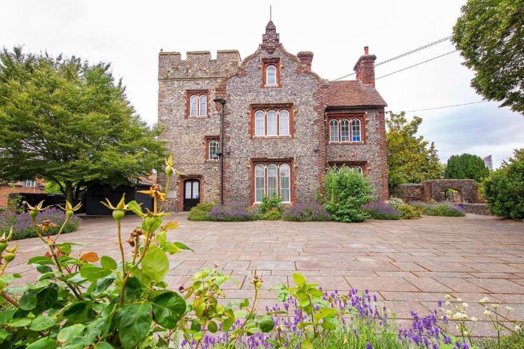 The Most Central Apartment In Canterbury Stunning Interiors, Fully Equipped, City Views And Free Wifi! מראה חיצוני תמונה