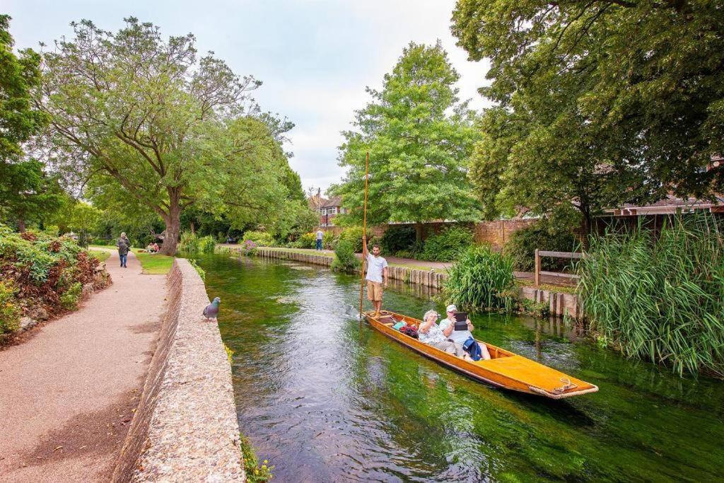 The Most Central Apartment In Canterbury Stunning Interiors, Fully Equipped, City Views And Free Wifi! מראה חיצוני תמונה
