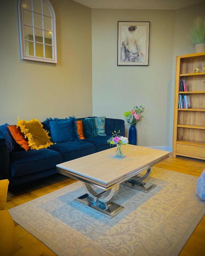 The Most Central Apartment In Canterbury Stunning Interiors, Fully Equipped, City Views And Free Wifi! מראה חיצוני תמונה