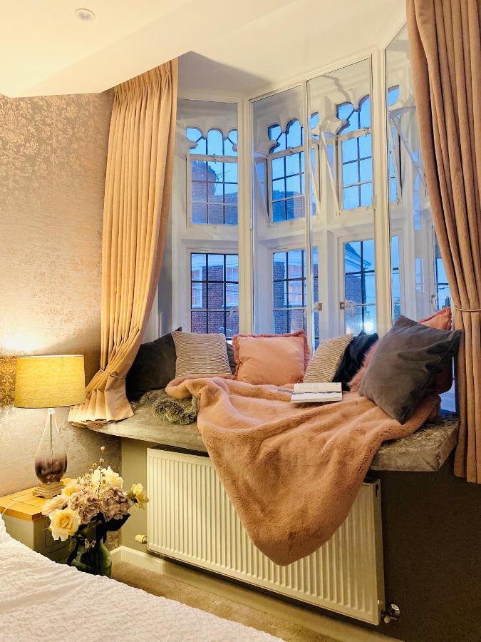 The Most Central Apartment In Canterbury Stunning Interiors, Fully Equipped, City Views And Free Wifi! מראה חיצוני תמונה