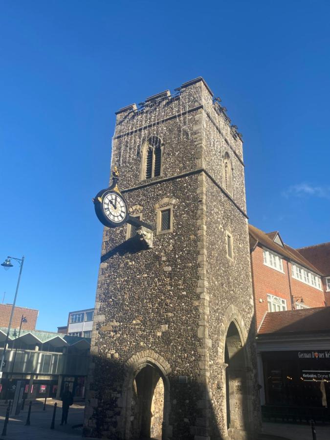 The Most Central Apartment In Canterbury Stunning Interiors, Fully Equipped, City Views And Free Wifi! מראה חיצוני תמונה