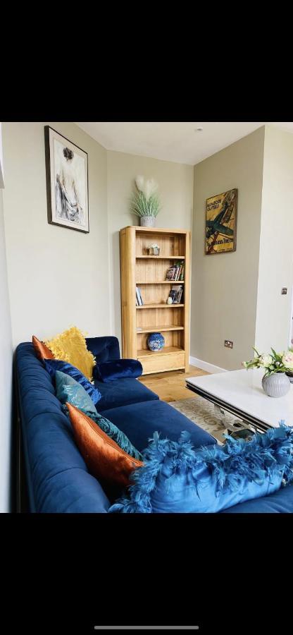 The Most Central Apartment In Canterbury Stunning Interiors, Fully Equipped, City Views And Free Wifi! מראה חיצוני תמונה