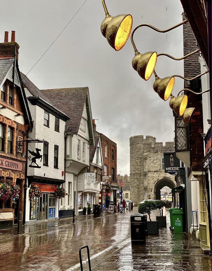 The Most Central Apartment In Canterbury Stunning Interiors, Fully Equipped, City Views And Free Wifi! מראה חיצוני תמונה